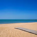 Front In With Heated Swimming Pool La Faute-sur-Mer