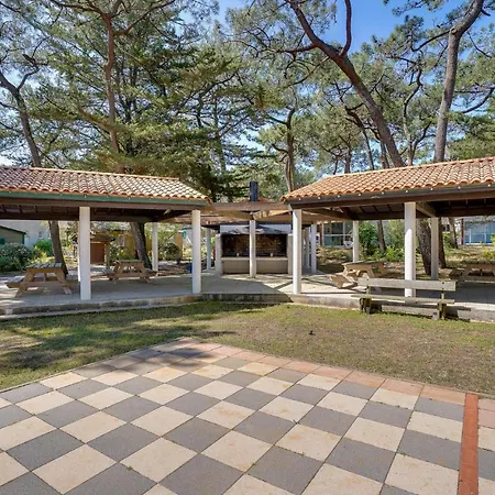 Beautiful home in LAiguillon-la-Presqu *