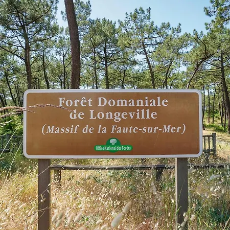 Beautiful home in LAiguillon-la-Presqu Hébergement de vacances La Faute-sur-Mer